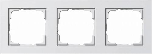 Рамка 3-постовая Gira E2 чисто-белый глянцевый 021329