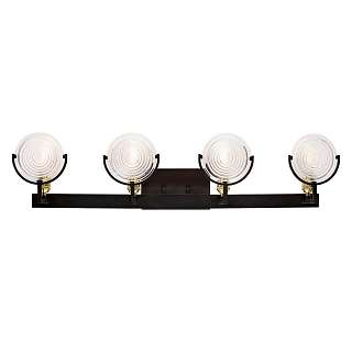 Бра с тремя плафонами белого цвета