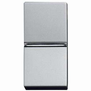 Выключатели света серебристого цвета