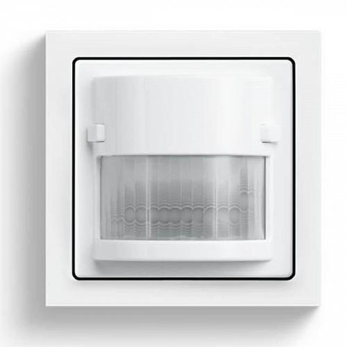 Датчик движения WatchDog ABB Basic55 180 UP Cенсор Комфорт II селективная линза альпийский белый 2CKA006800A2636