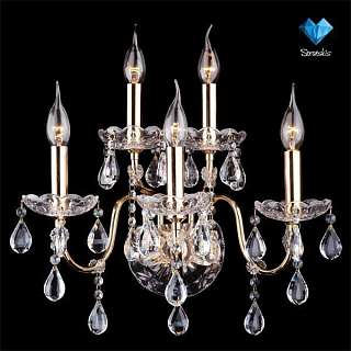 Бра с тремя плафонами с золотистой поверхностью