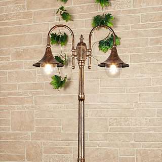 Парковые светильники с золотистой поверхностью