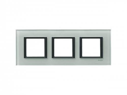 Рамка 3-постовая Schneider Electric Unica Class MGU68.006.7C3