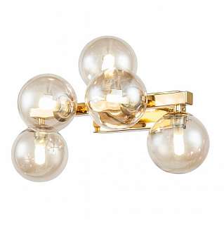 Бра с тремя плафонами для кухни