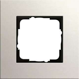 Рамки для розеток и выключателей светло-серого цвета