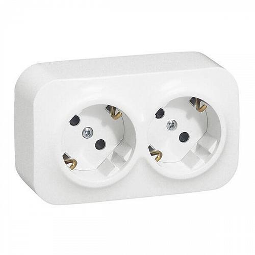 Розетка 2х2К+З Legrand Quteo 16A 250V с/з со шторками белая 782223